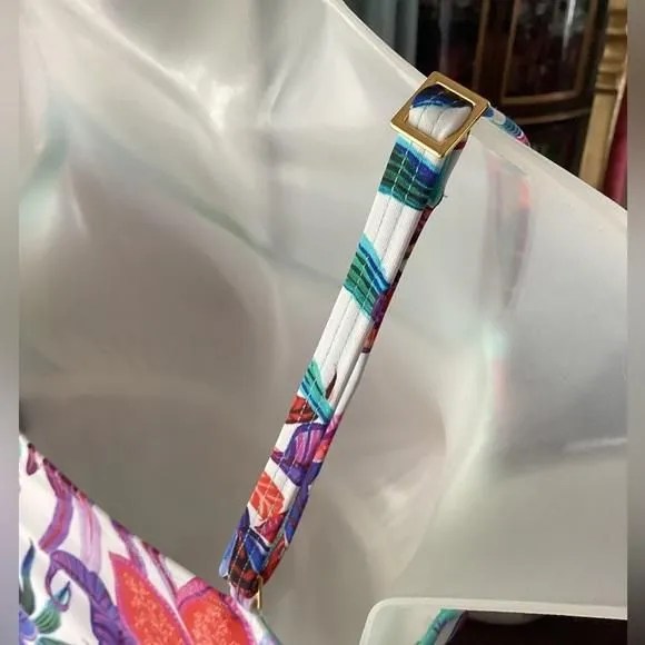 Listing Image Blurred Background