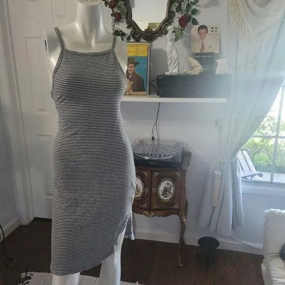Listing Image Blurred Background
