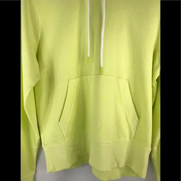 Listing Image Blurred Background