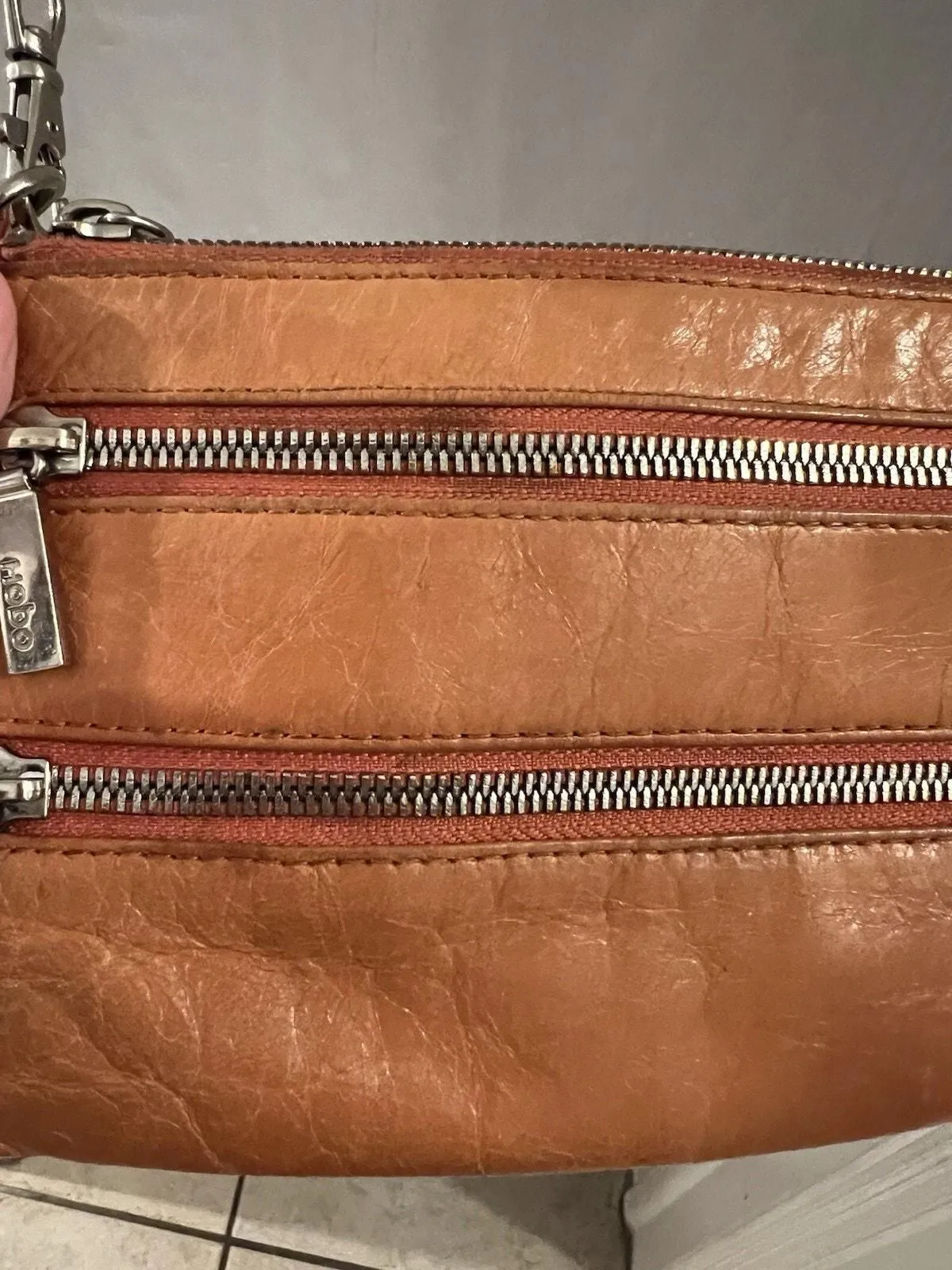 Listing Image Blurred Background