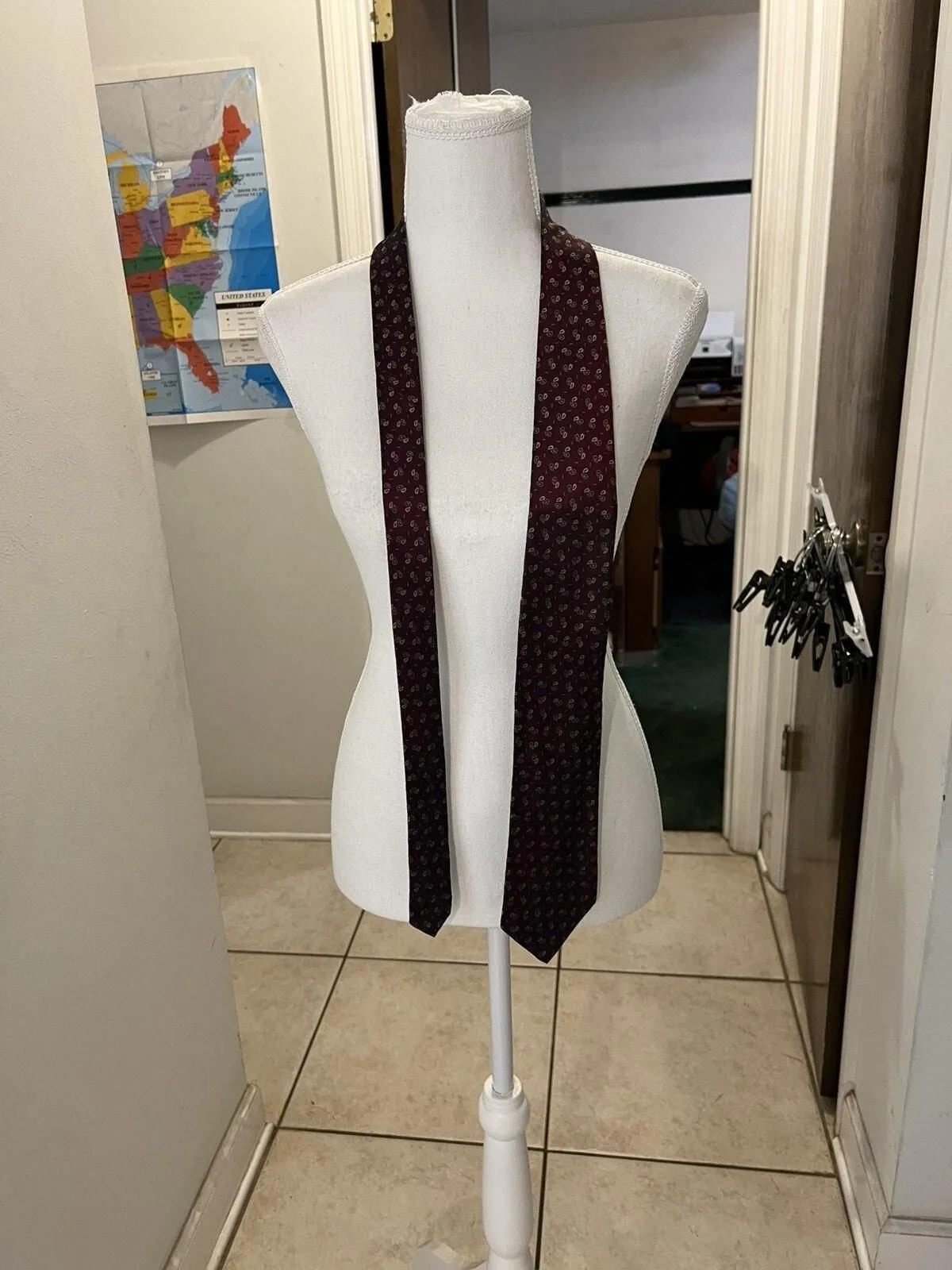 Product image for Burberry Men’s Maroon Paisley Print Silk Tie