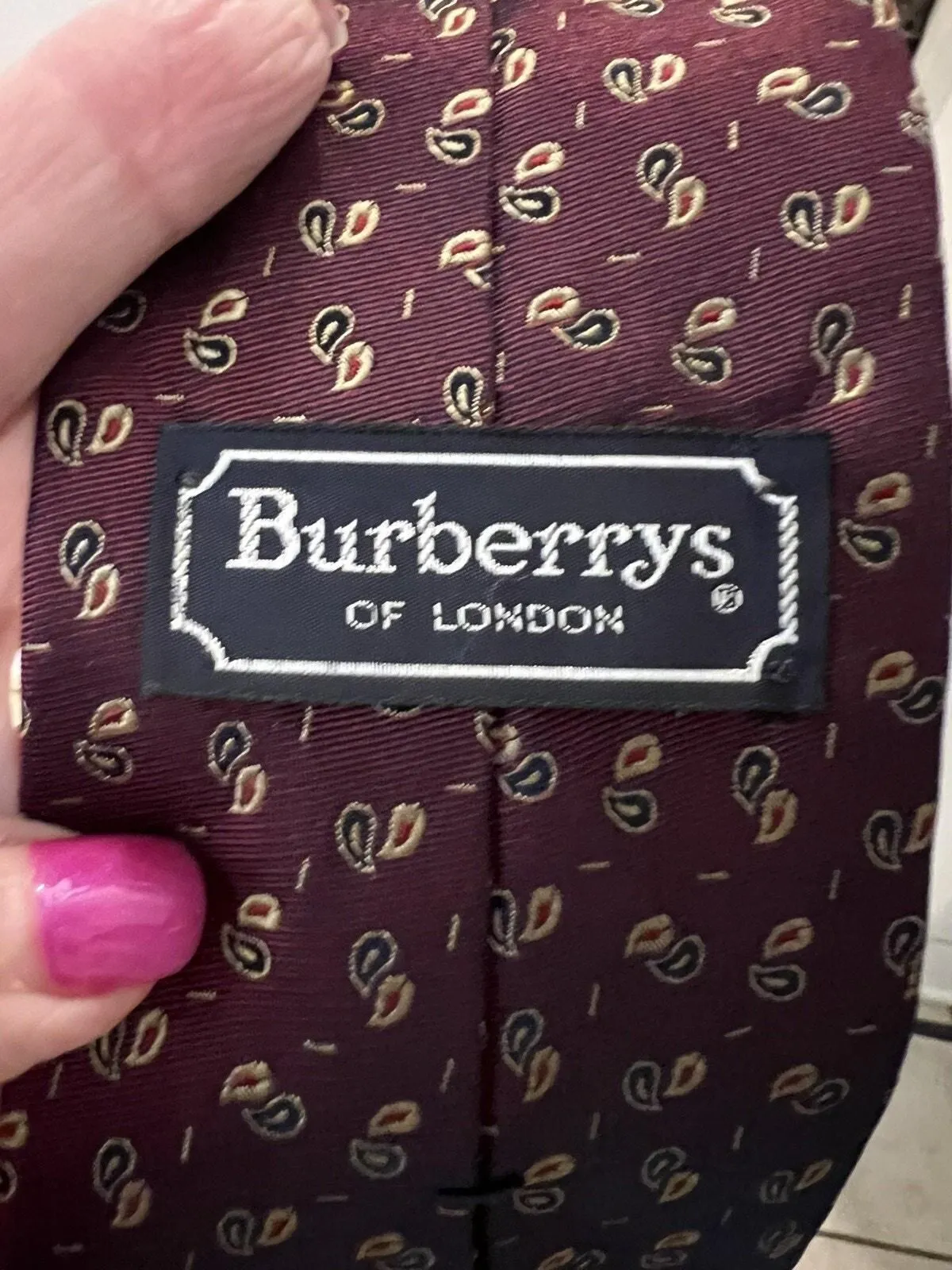 Listing Image Blurred Background