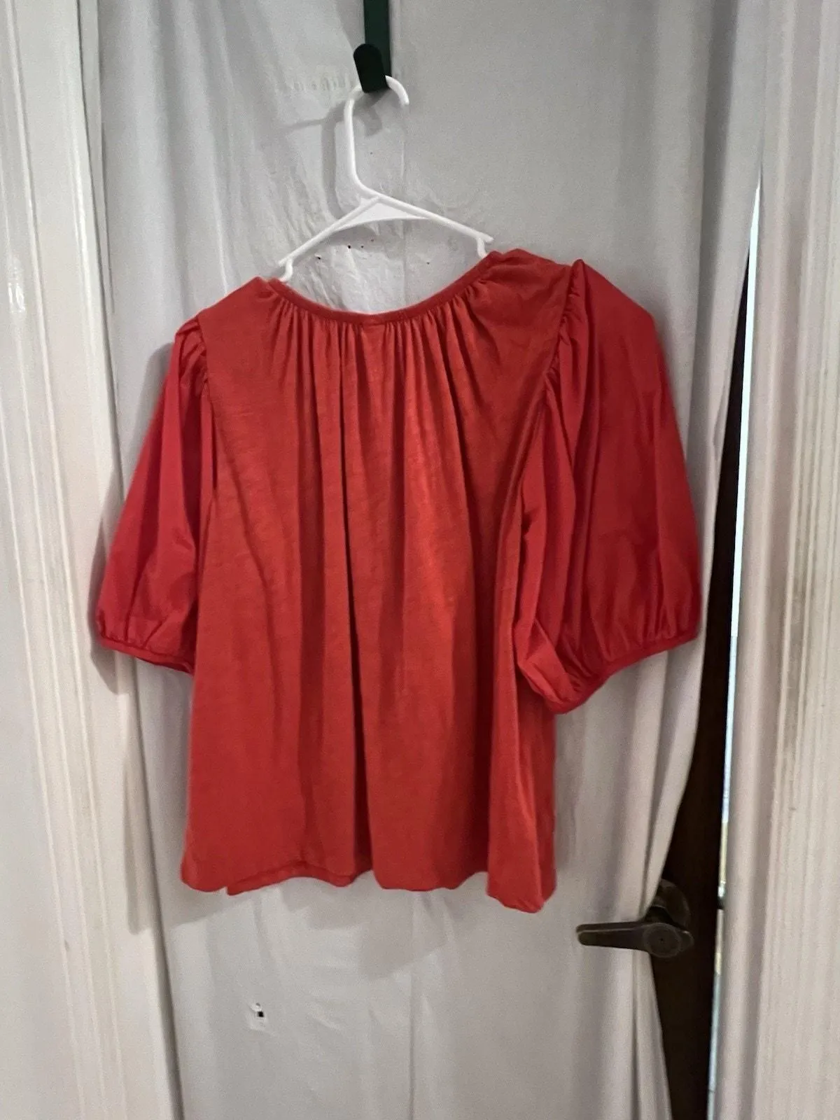 Listing Image Blurred Background