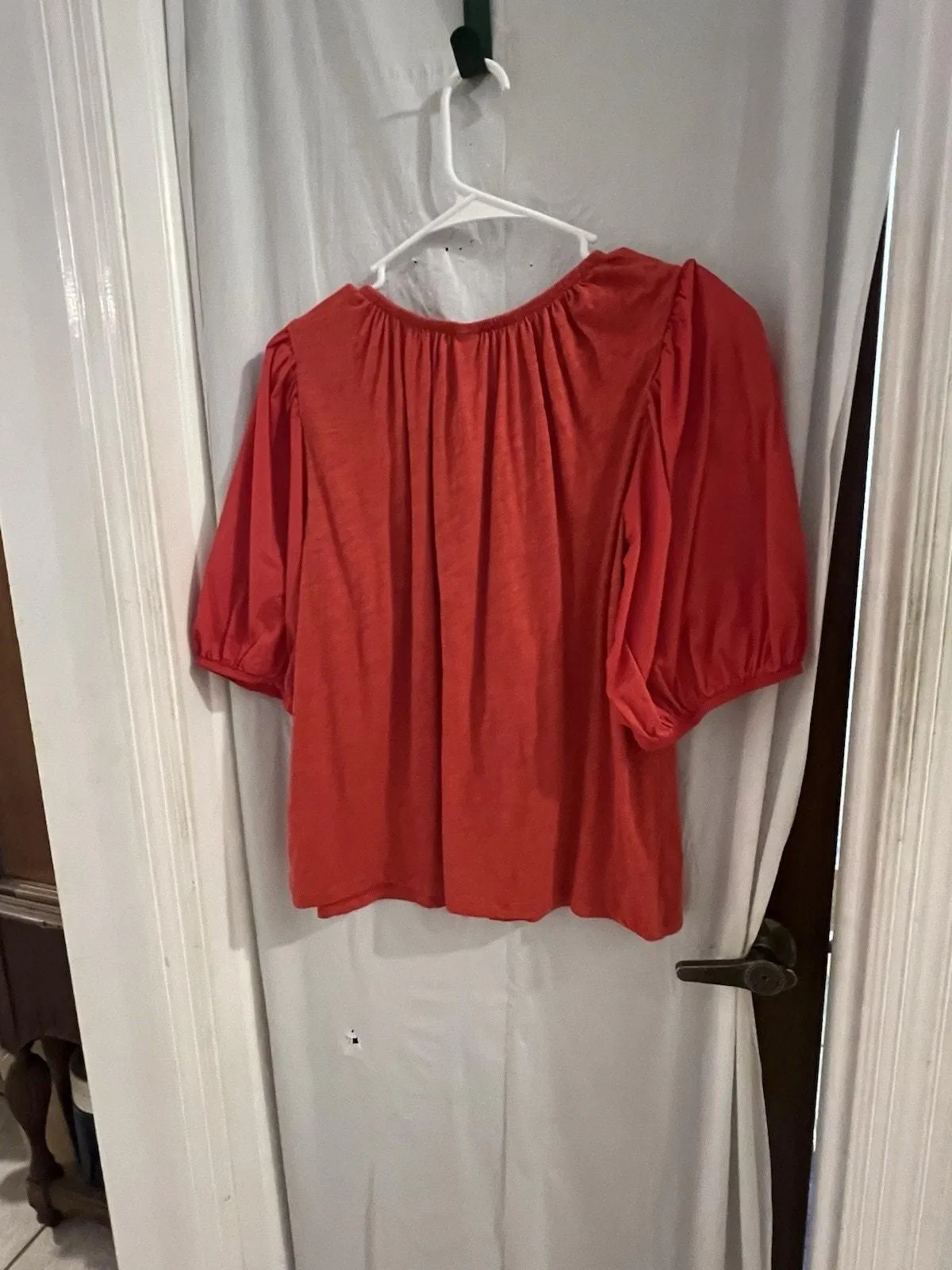 Listing Image Blurred Background