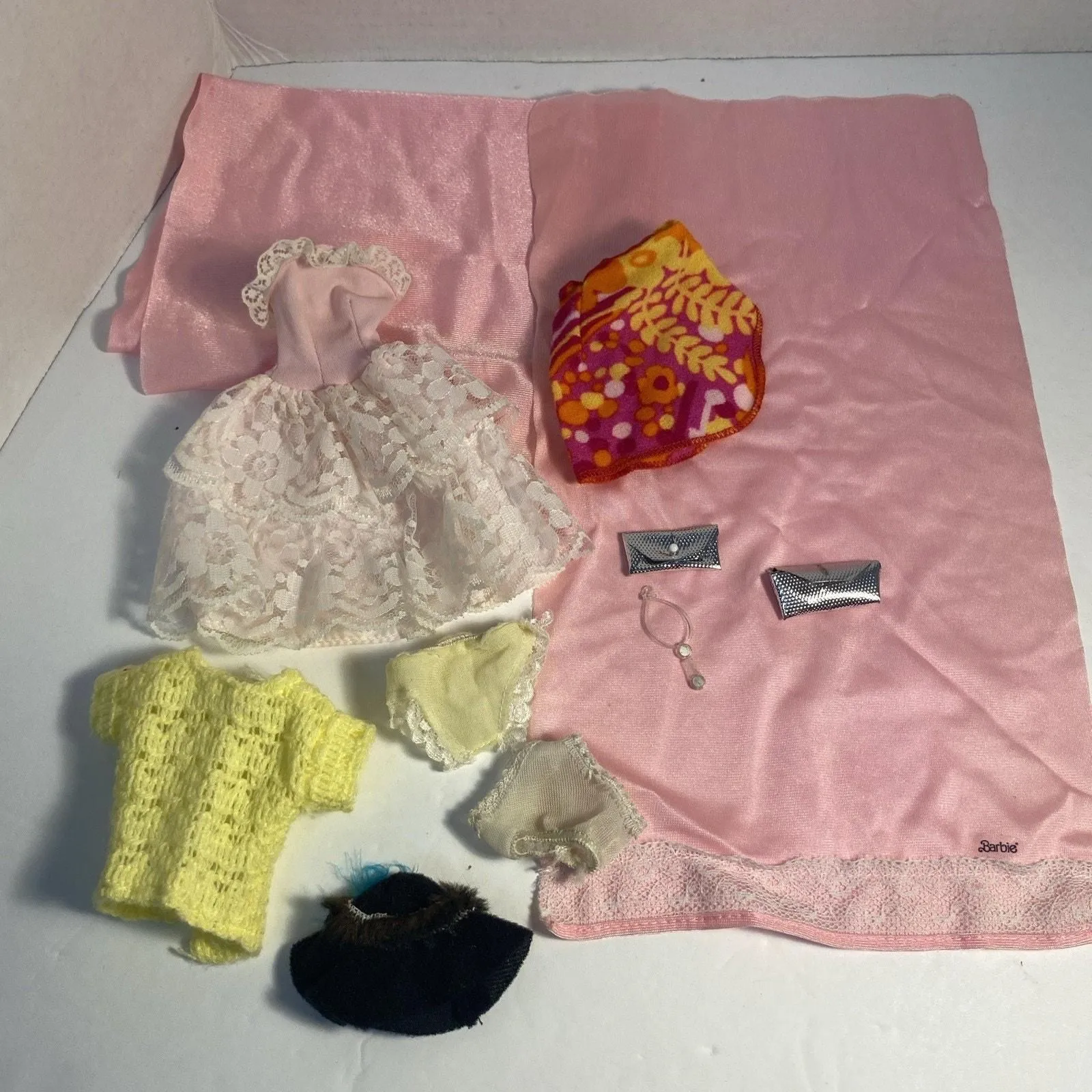 Product image for Barbie Doll Dress, Underwear, Purse, Necklace Blanket Bed Cover Pink 80s