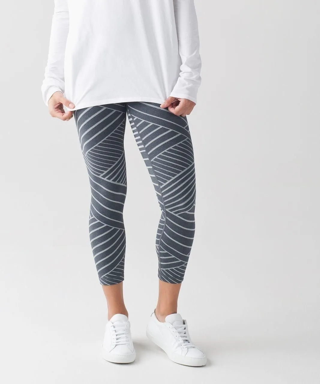 Product image for Lululemon High Times Pant Luon Metallic Lumatrix Heathered Deep Coal Silver size 2 - pre-owned---excellent - Lululemon Athletica