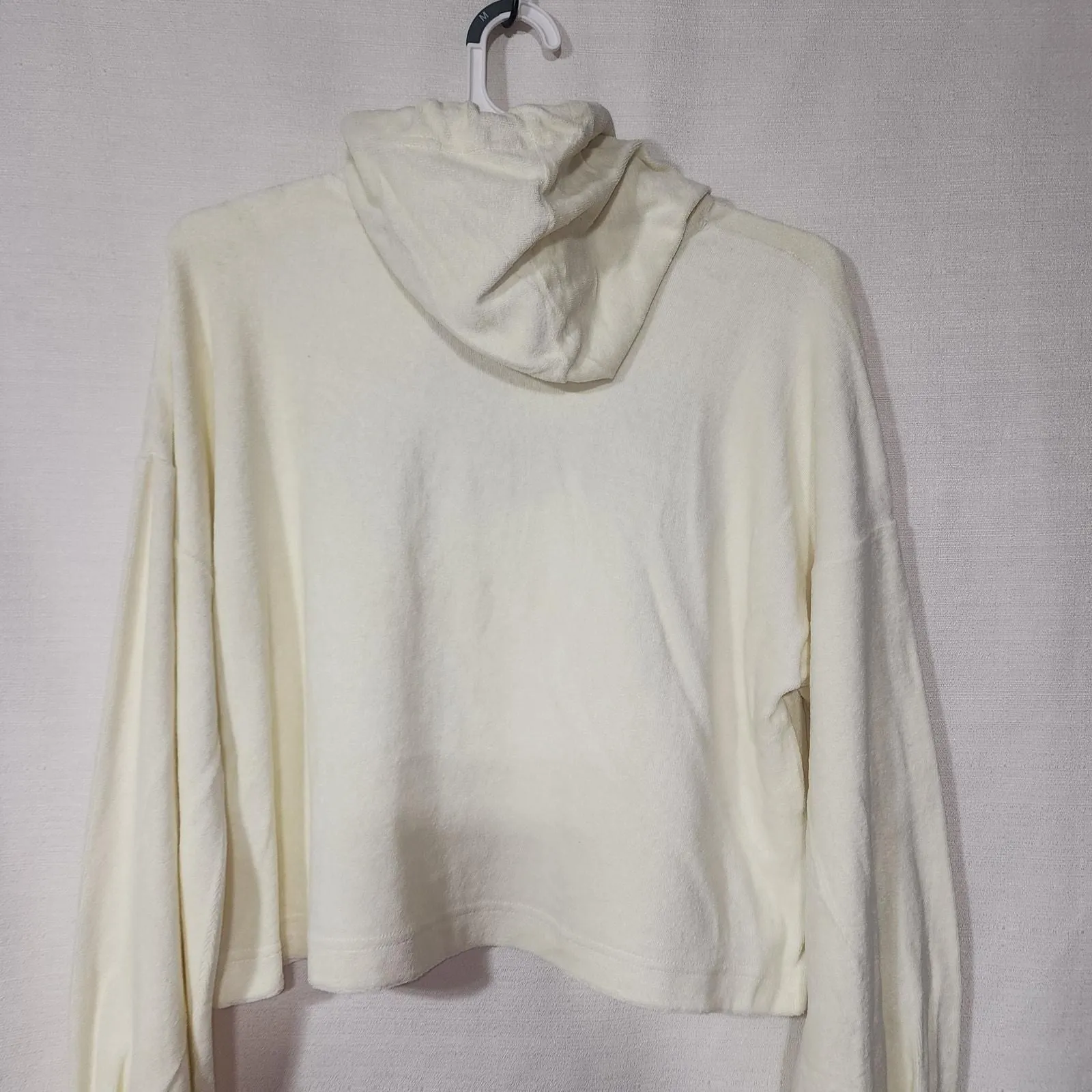 Listing Image Blurred Background