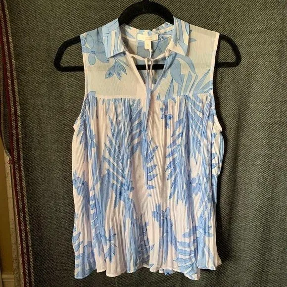 Product image for NWT XS blue and white floral tank