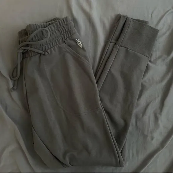 Listing Image Blurred Background