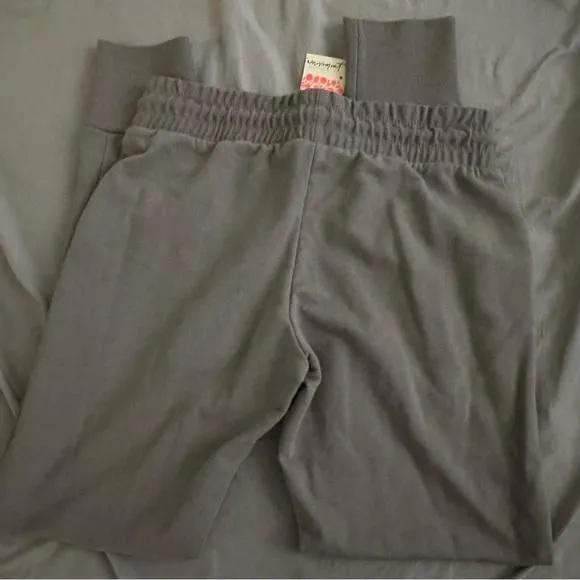 Listing Image Blurred Background