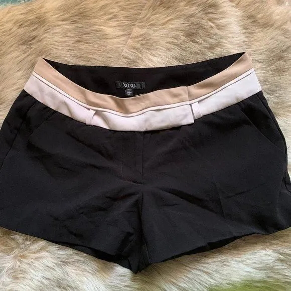 Product image for sz 1/2 black cream and white shorts