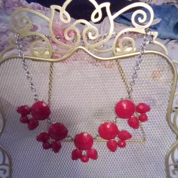Product image for A vintage red necklace beautiful