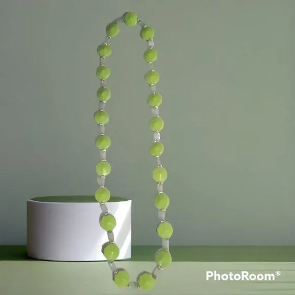 Product image for A light green vintage necklace