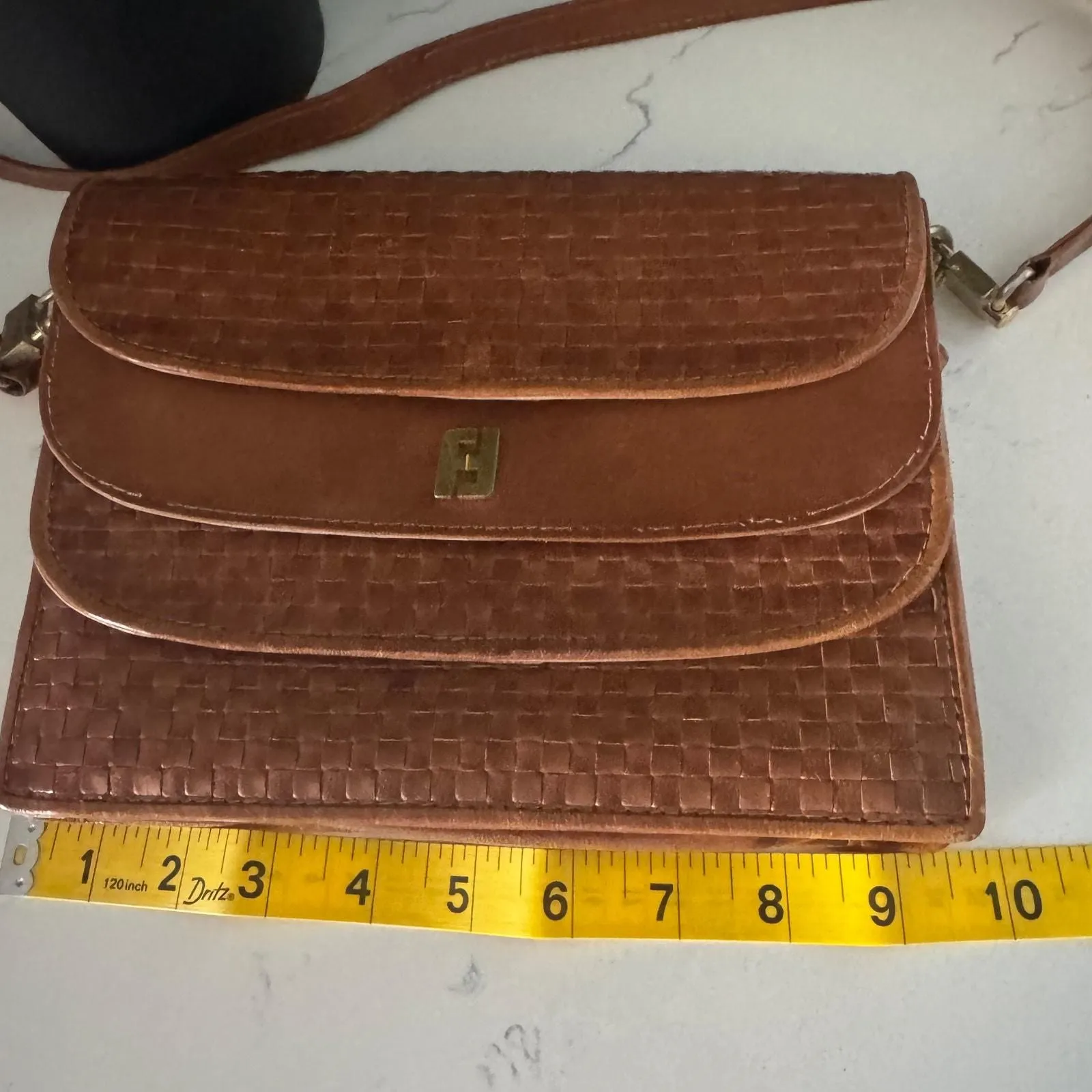 Listing Image Blurred Background