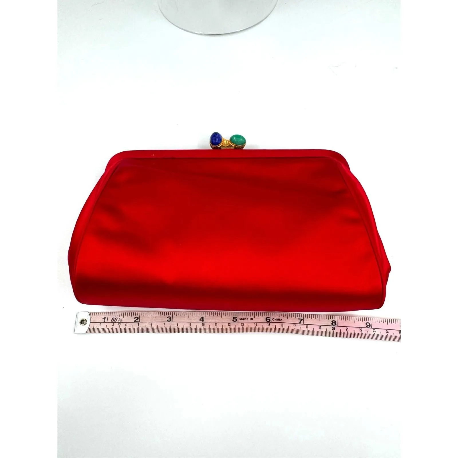 Listing Image Blurred Background