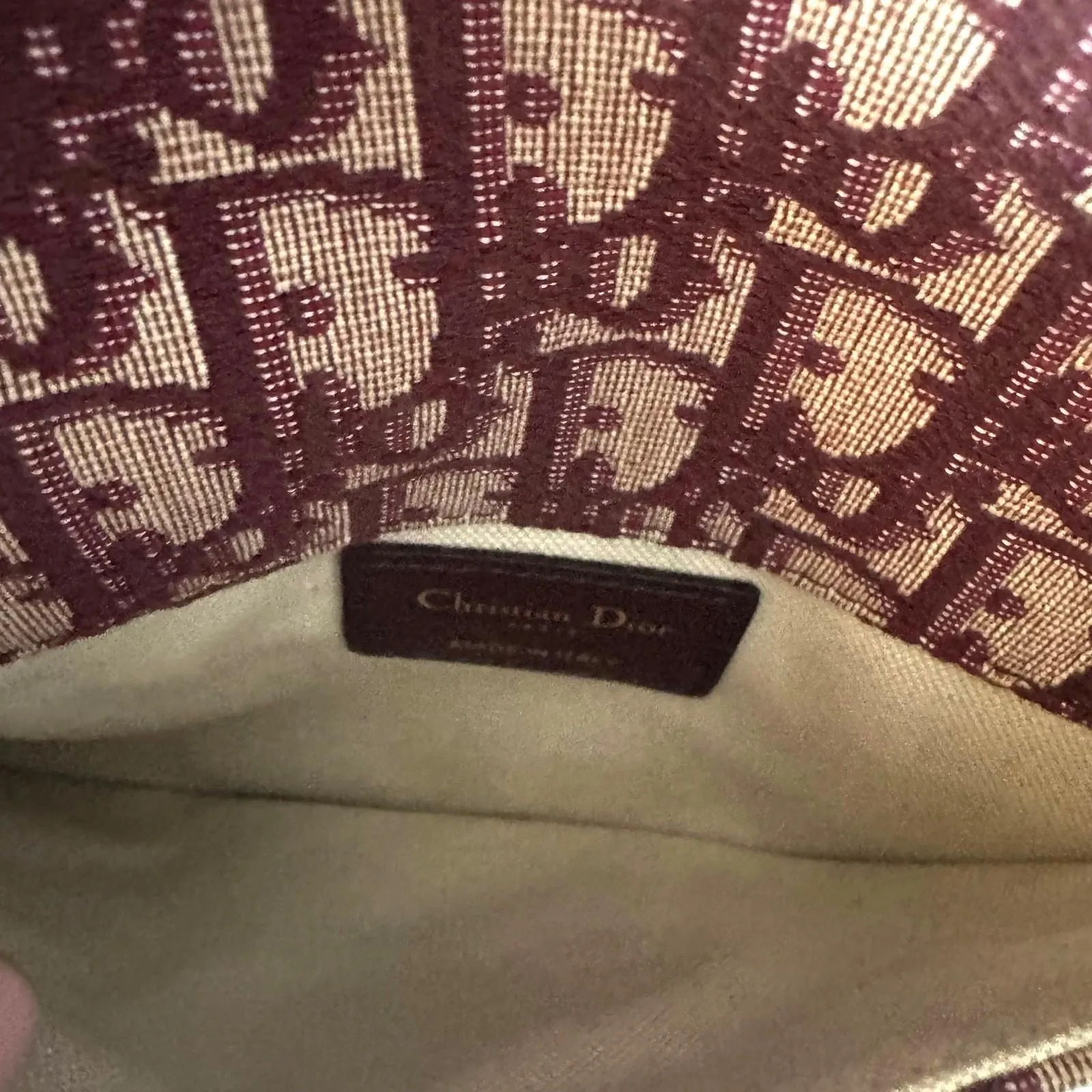 Listing Image Blurred Background