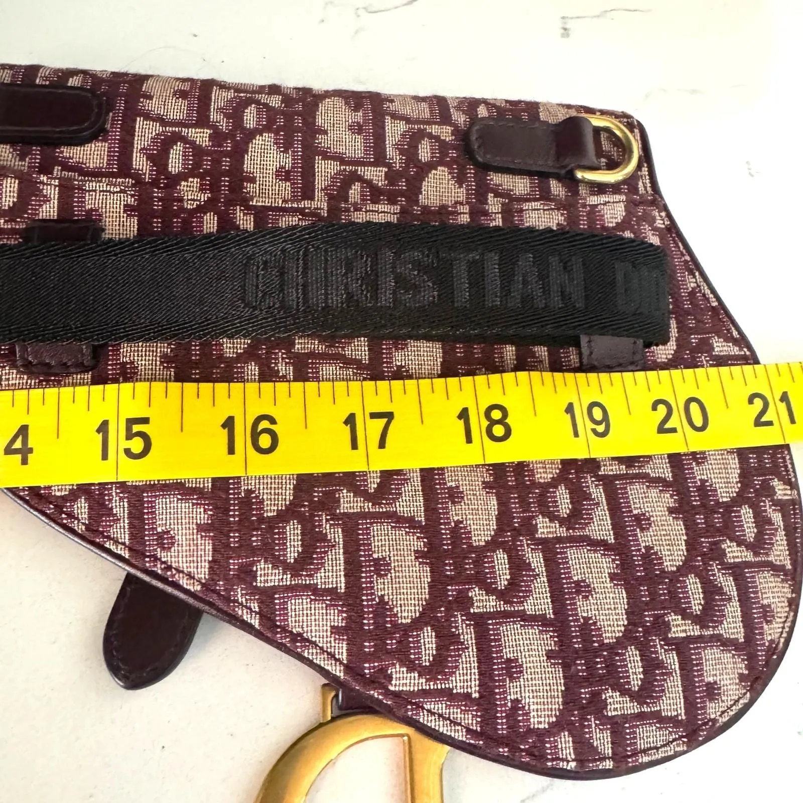 Listing Image Blurred Background