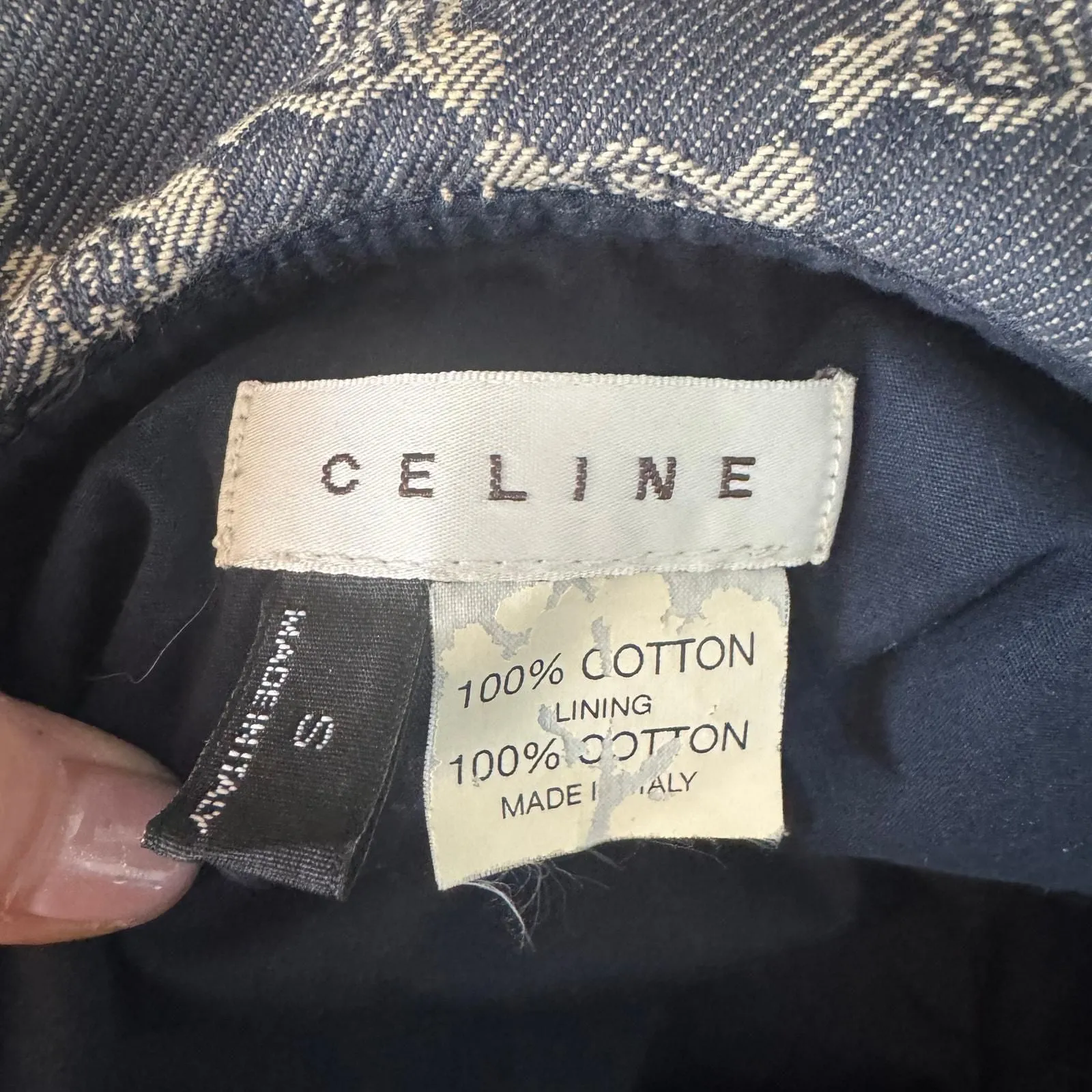 Listing Image Blurred Background