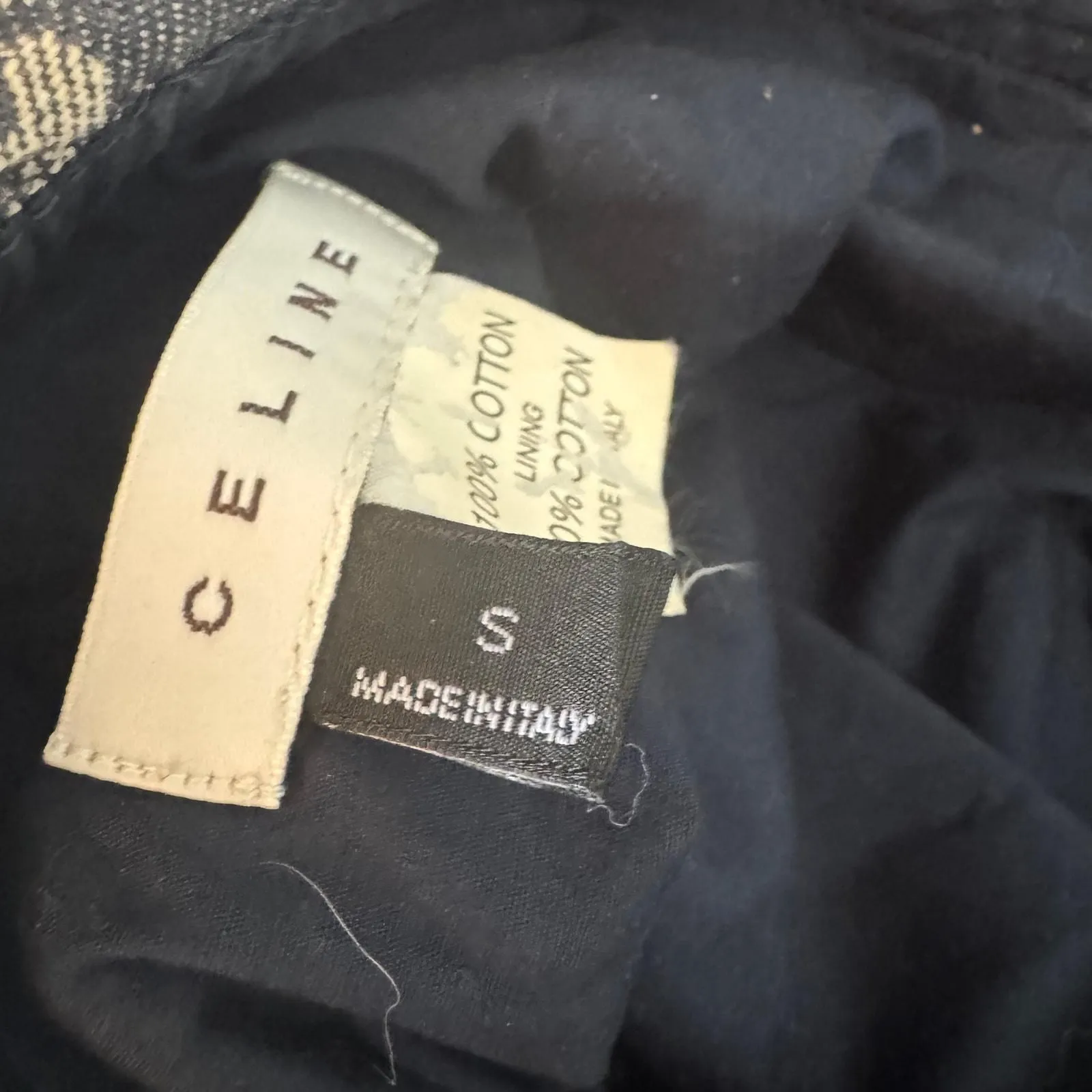 Listing Image Blurred Background