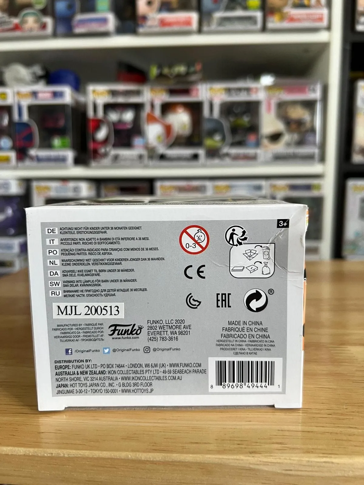 Listing Image Blurred Background