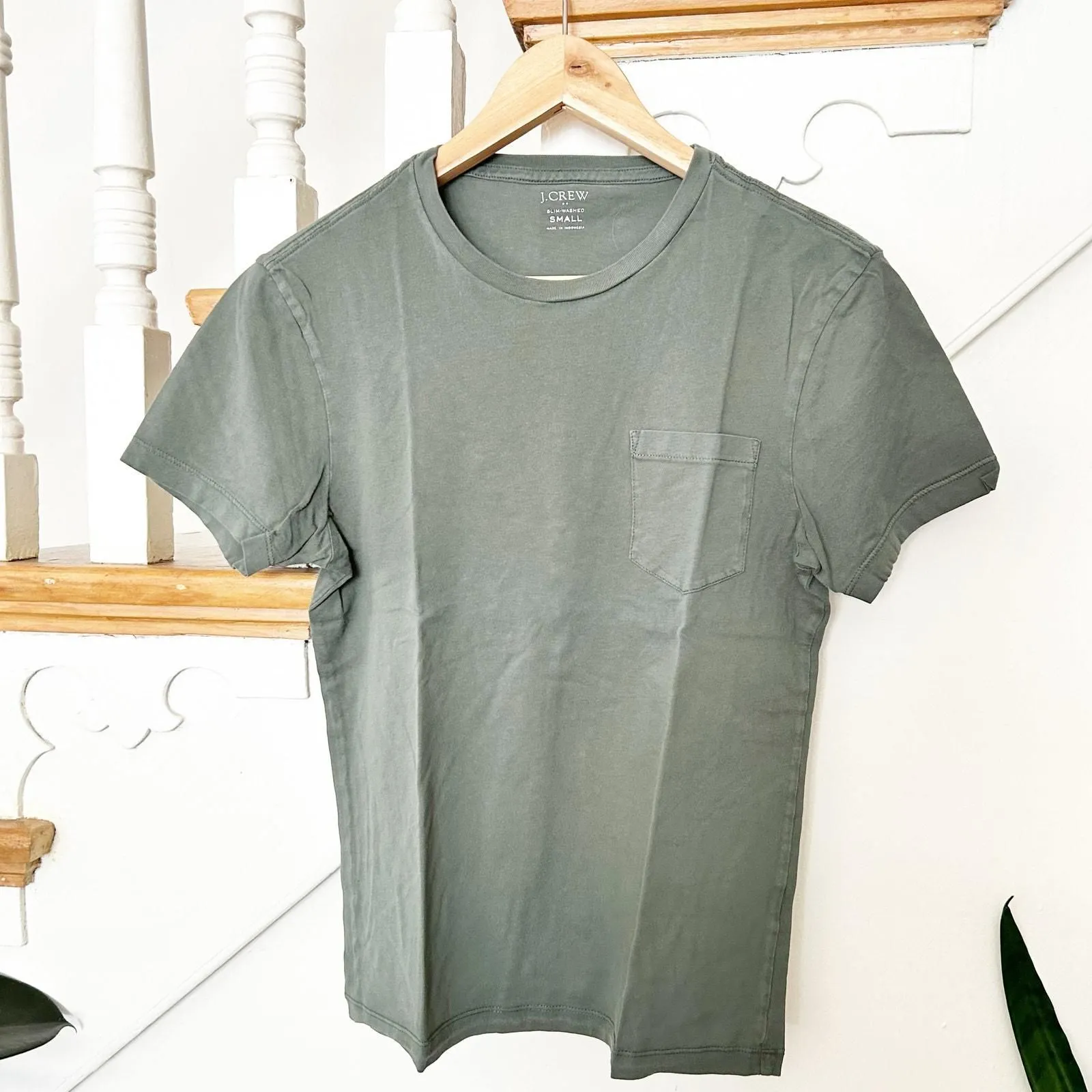 Listing Image Blurred Background