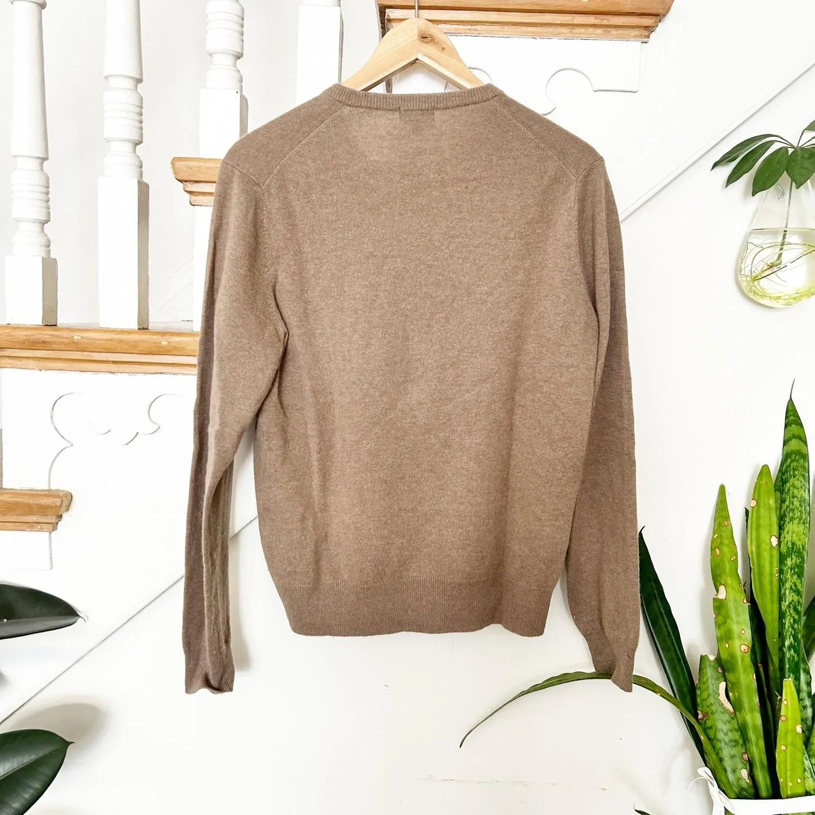 Listing Image Blurred Background