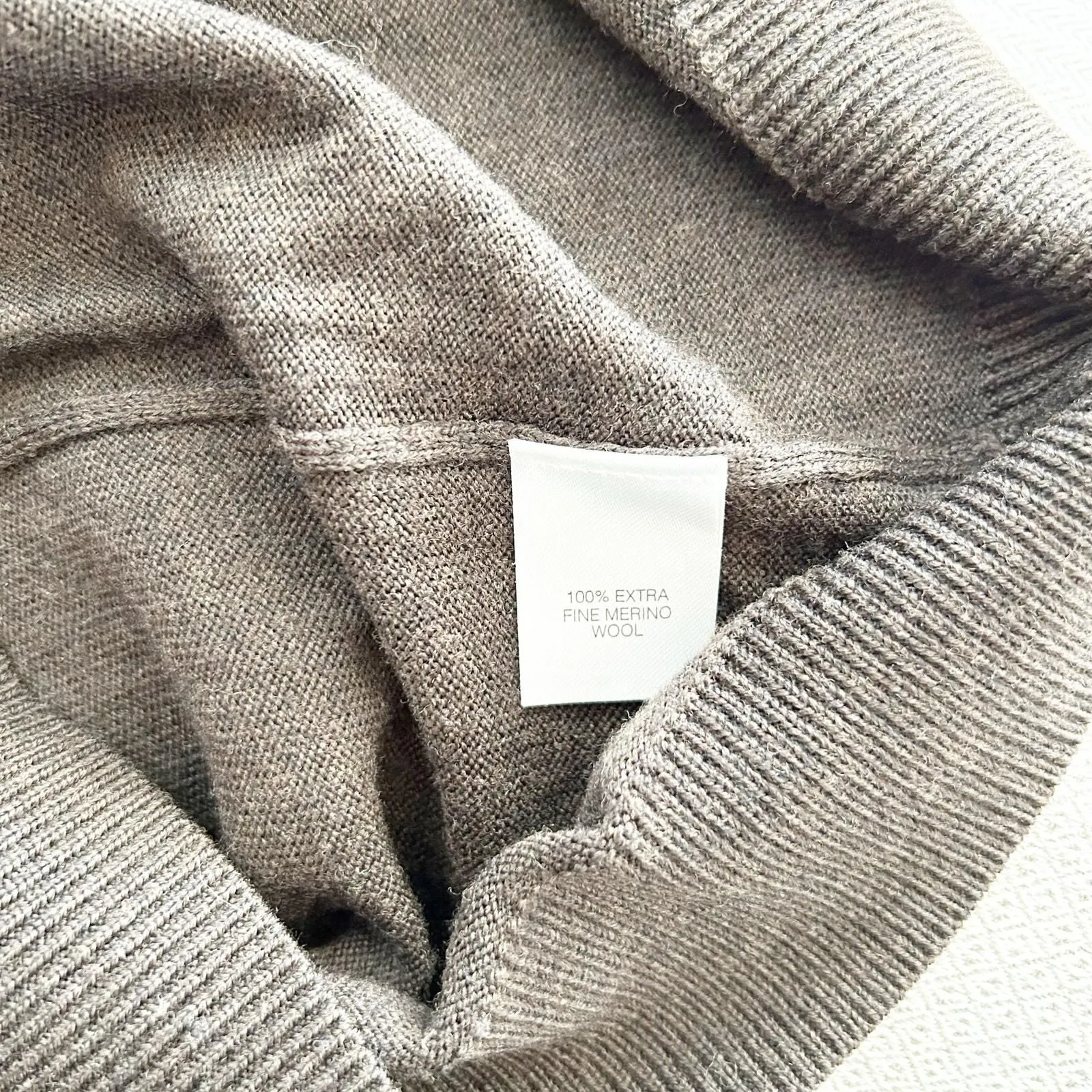 Listing Image Blurred Background