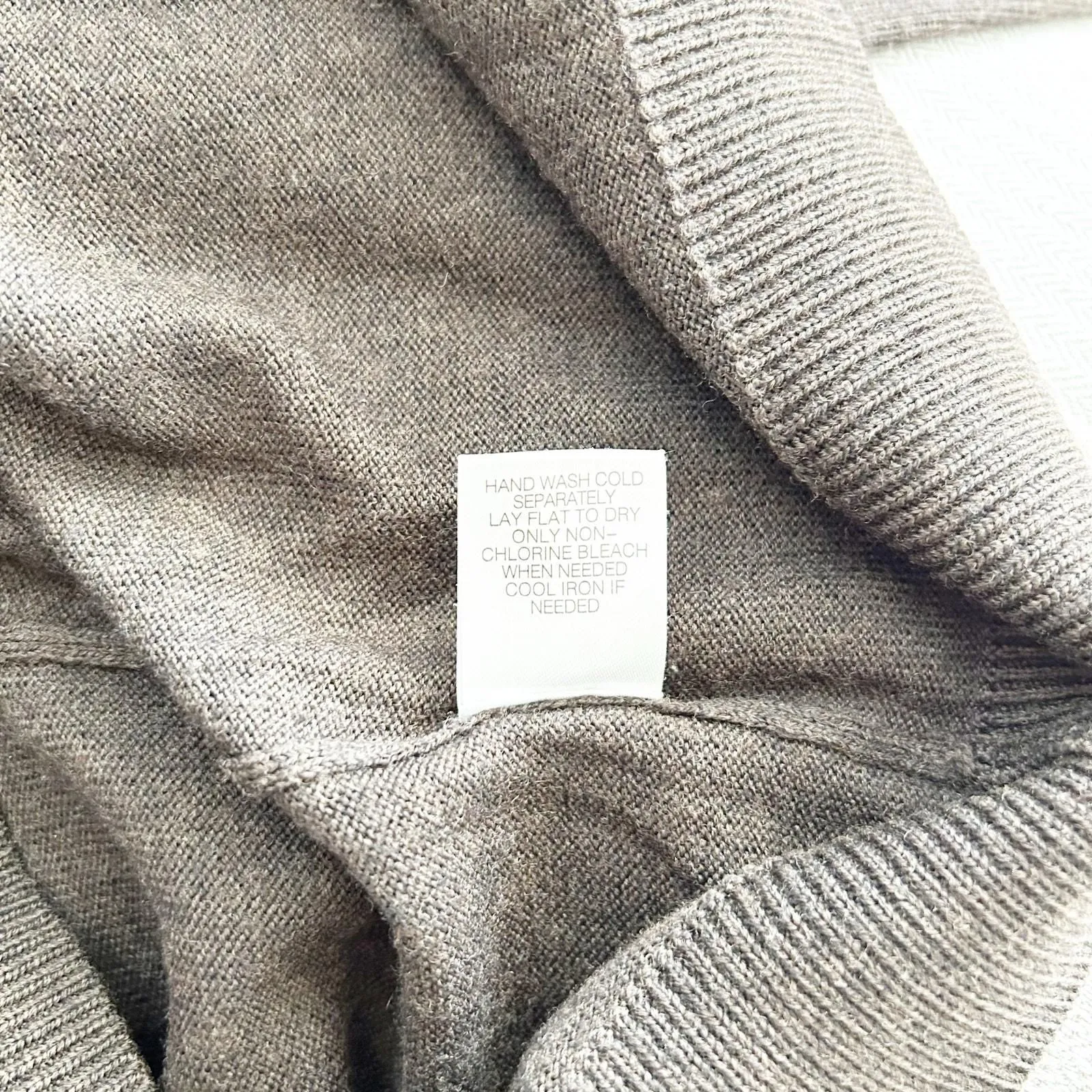 Listing Image Blurred Background