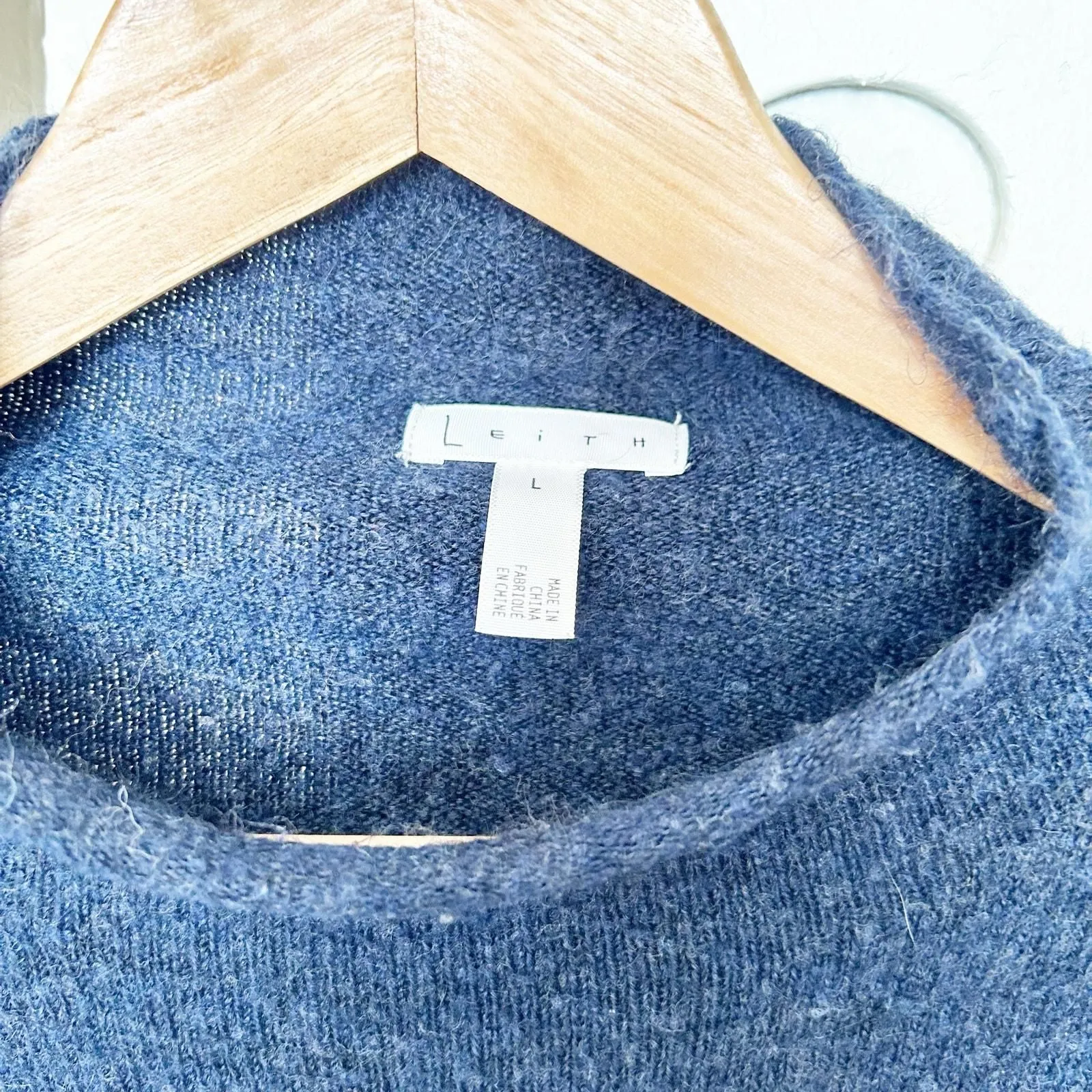 Listing Image Blurred Background