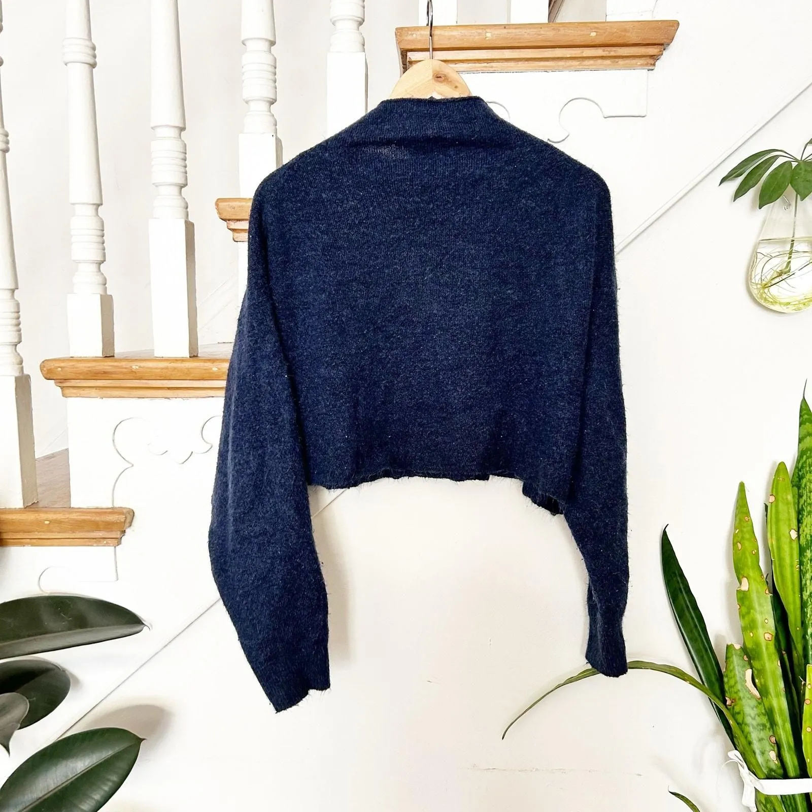 Listing Image Blurred Background