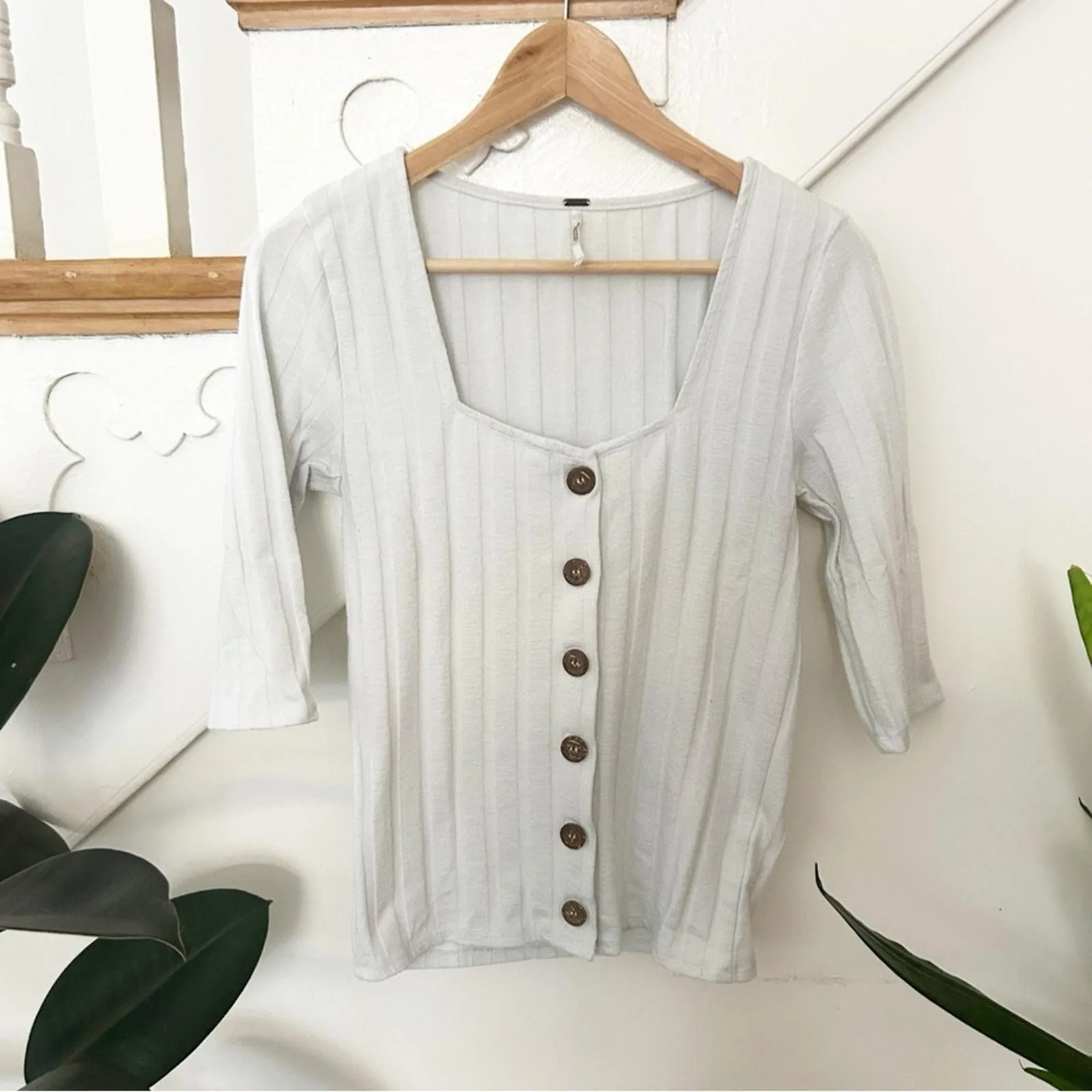 Listing Image Blurred Background