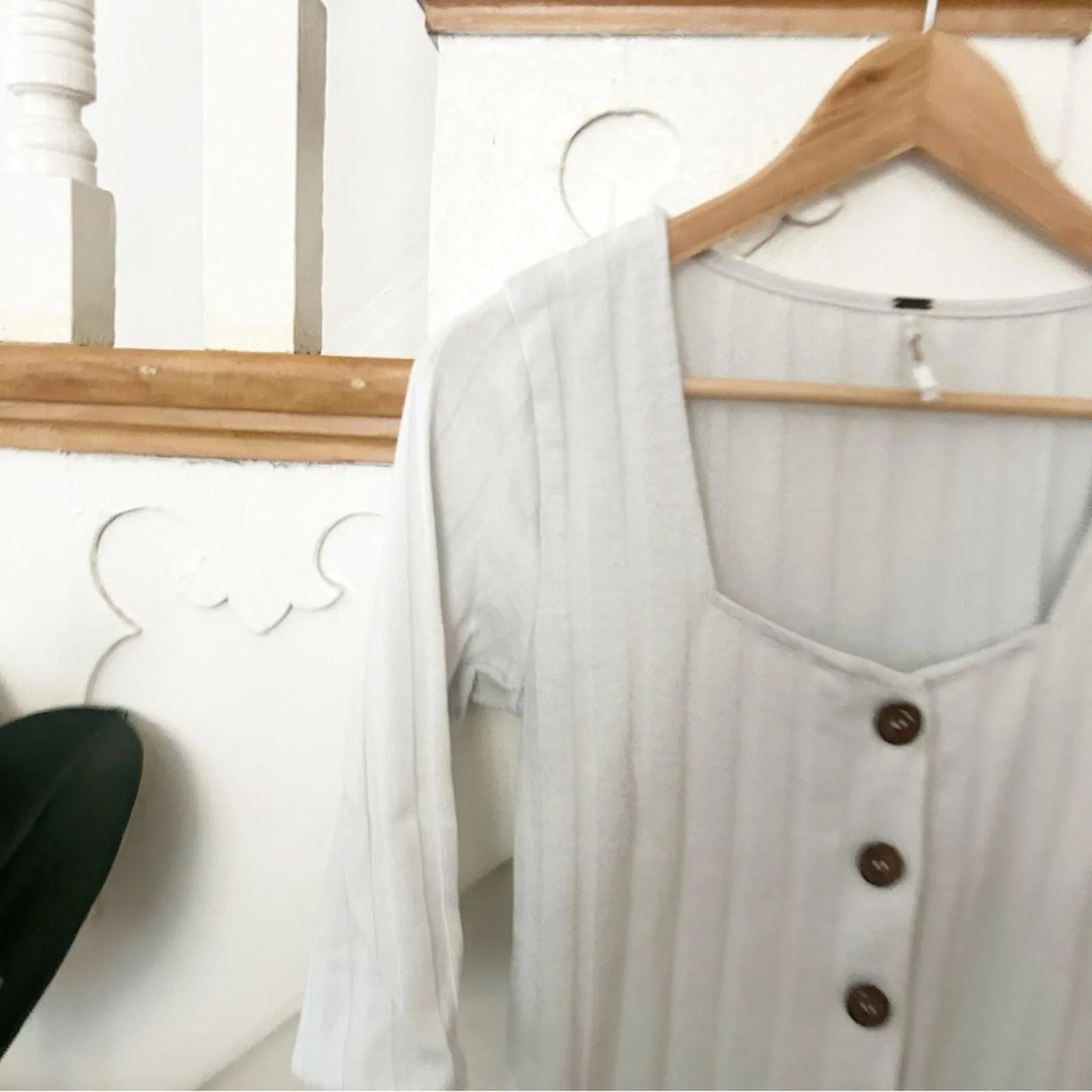 Listing Image Blurred Background