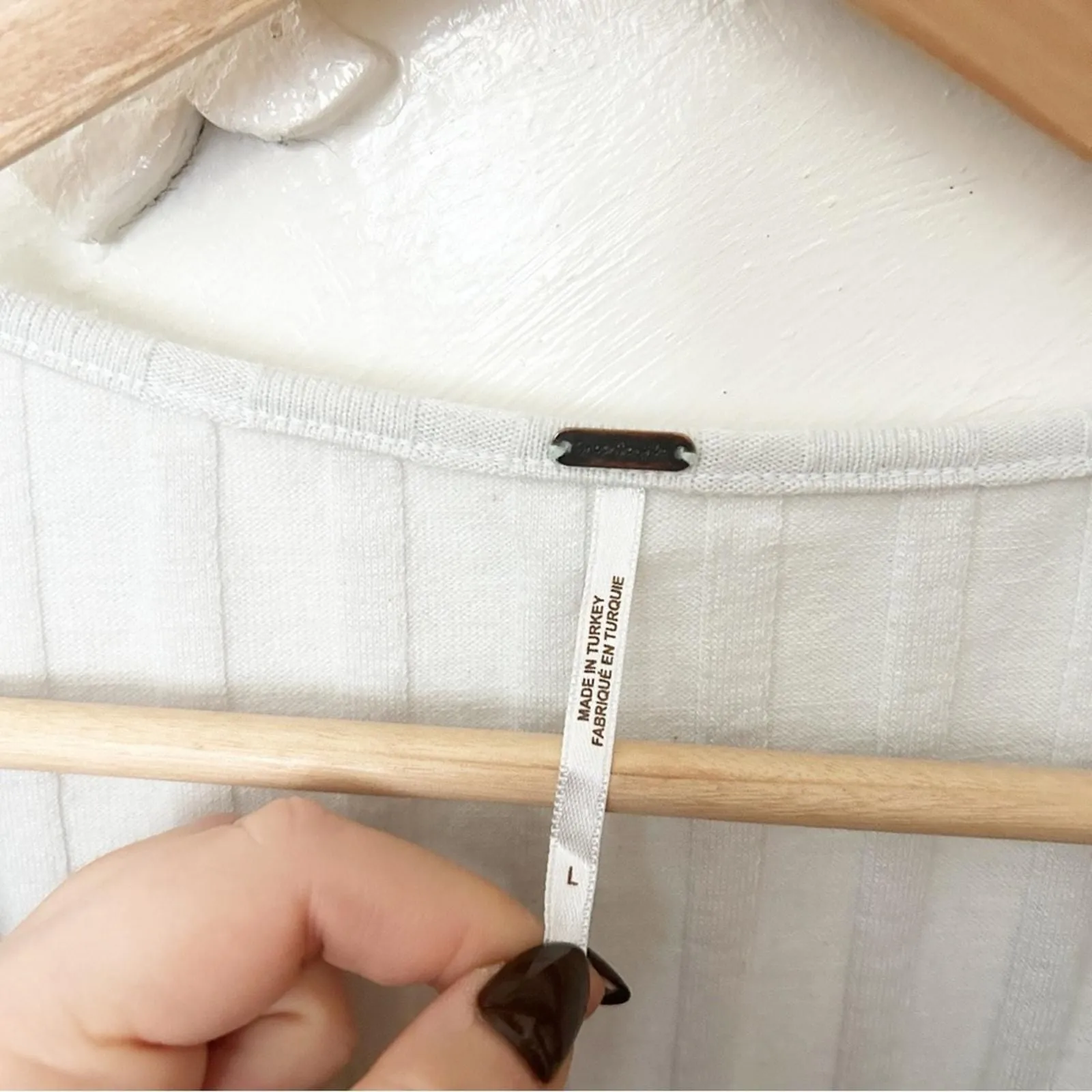 Listing Image Blurred Background