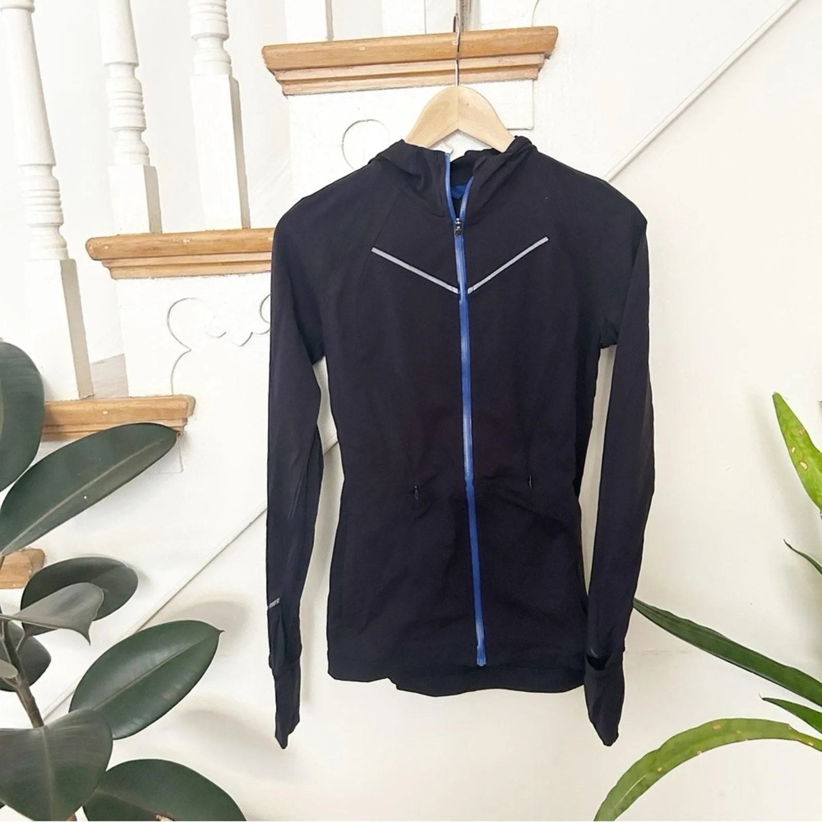 Listing Image Blurred Background