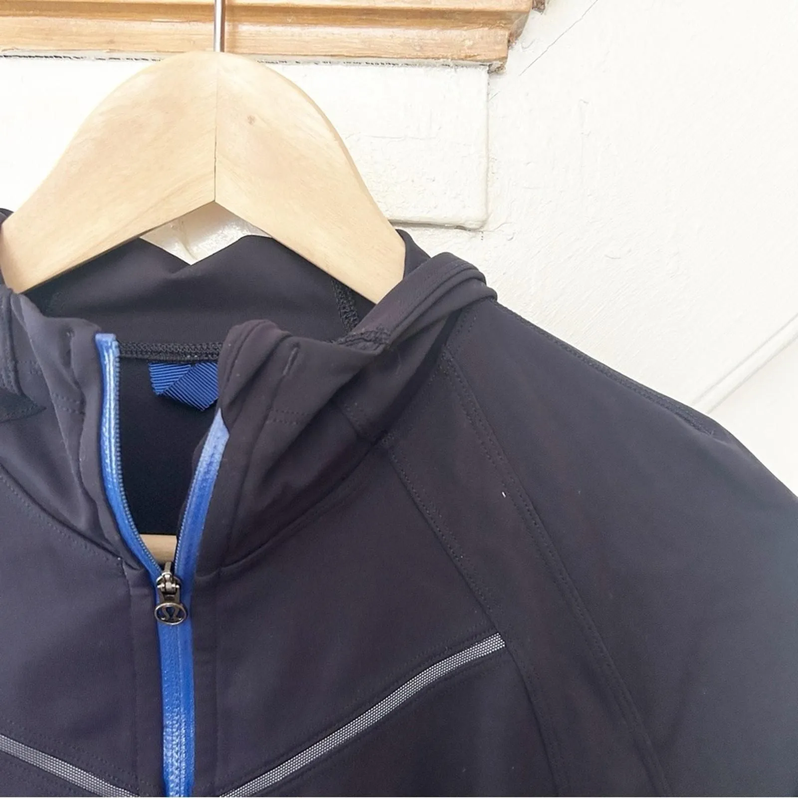 Listing Image Blurred Background