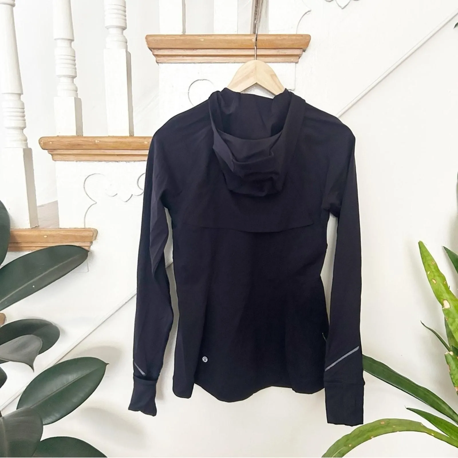 Listing Image Blurred Background