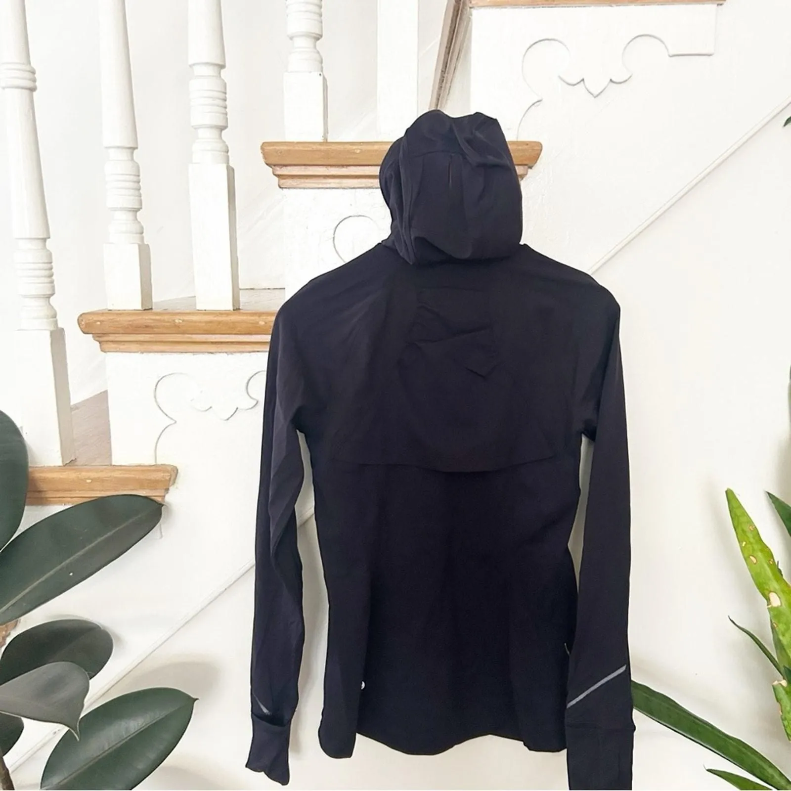 Listing Image Blurred Background