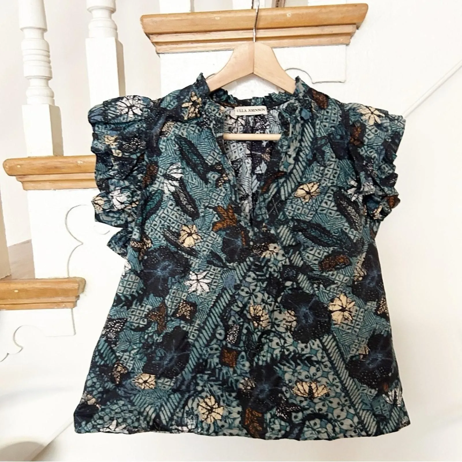 Listing Image Blurred Background
