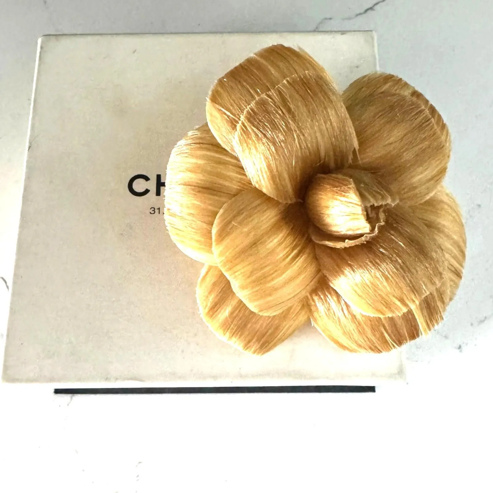 Product image for 26 Chanel Vintage Tan Beige Ivory Camelia Flower Brooch Pin 80s - pre-owned---good