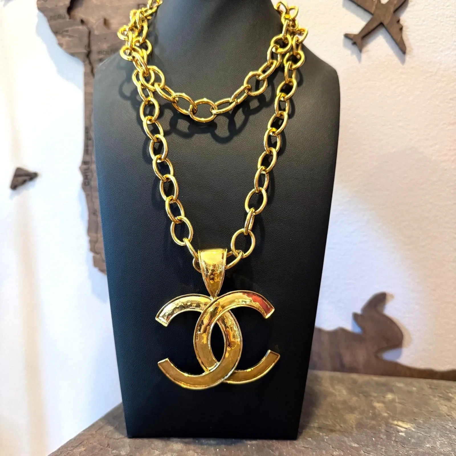 Product image for 33 Chanel Vintage Large CC Smooth Pendant Necklace  94P 34" - pre-owned---good
