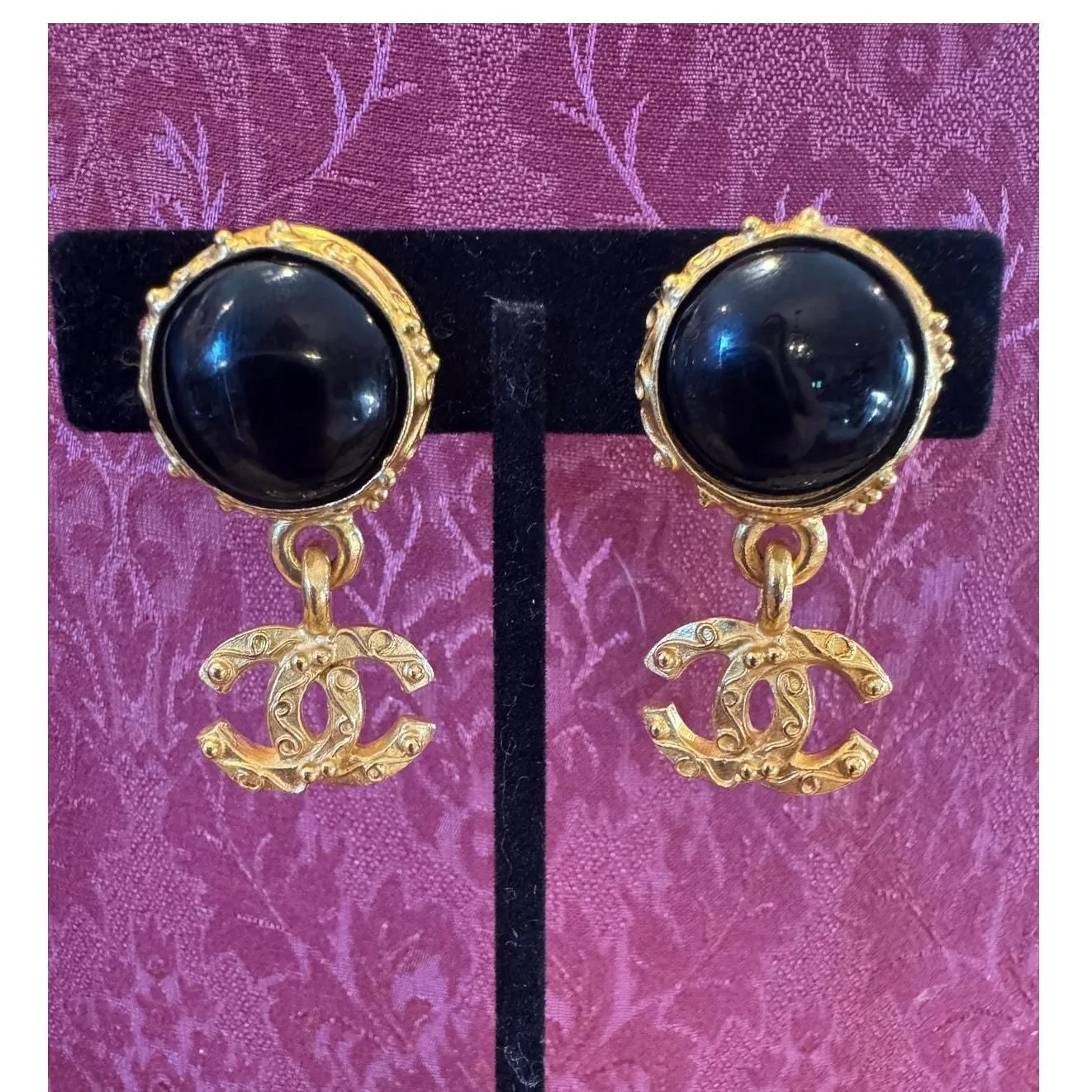 Product image for 35 Chanel Vintage Black Gripoix Clip On Earrings 96A - pre-owned---excellent