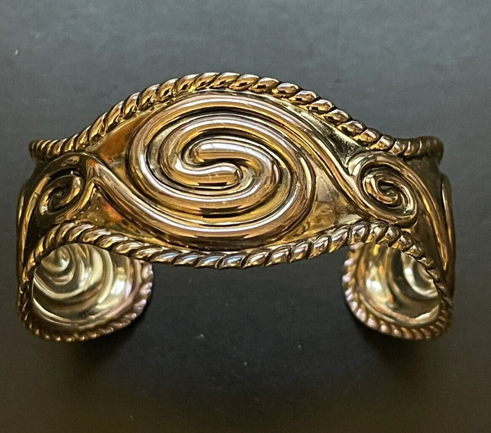 Product image for Womens Cuff Bracelet Silver Tone Lightweight - pre-owned---good