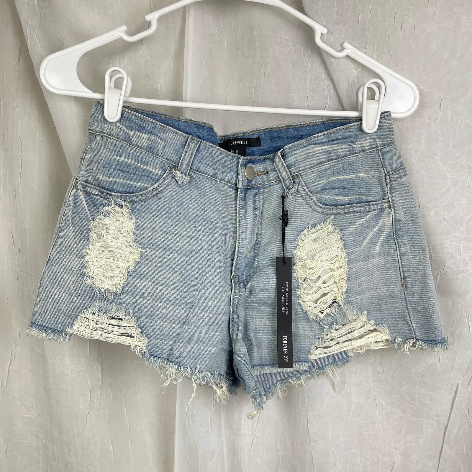 Product image for NWT Ripped Distressed Boyfriend Denim Shorts Light Wash Forever 21 Size 28 / 29 - Bottoms - 28 - new-with-tags - Forever 21