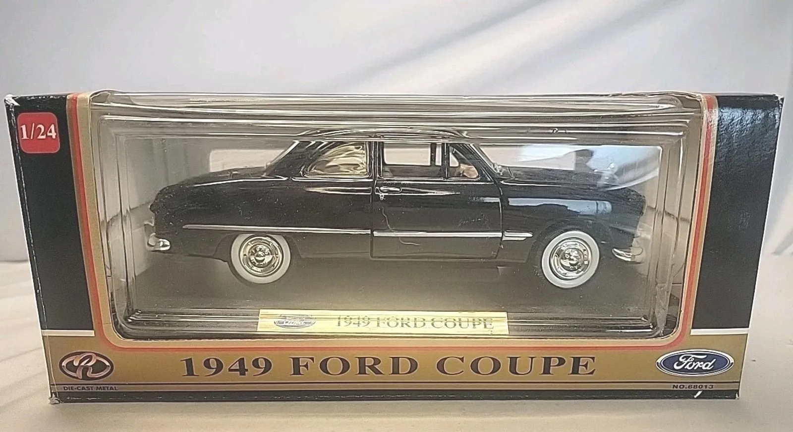 Product image for Motor Max 1949 Ford Coupe Black 1:24 Die Cast 68103