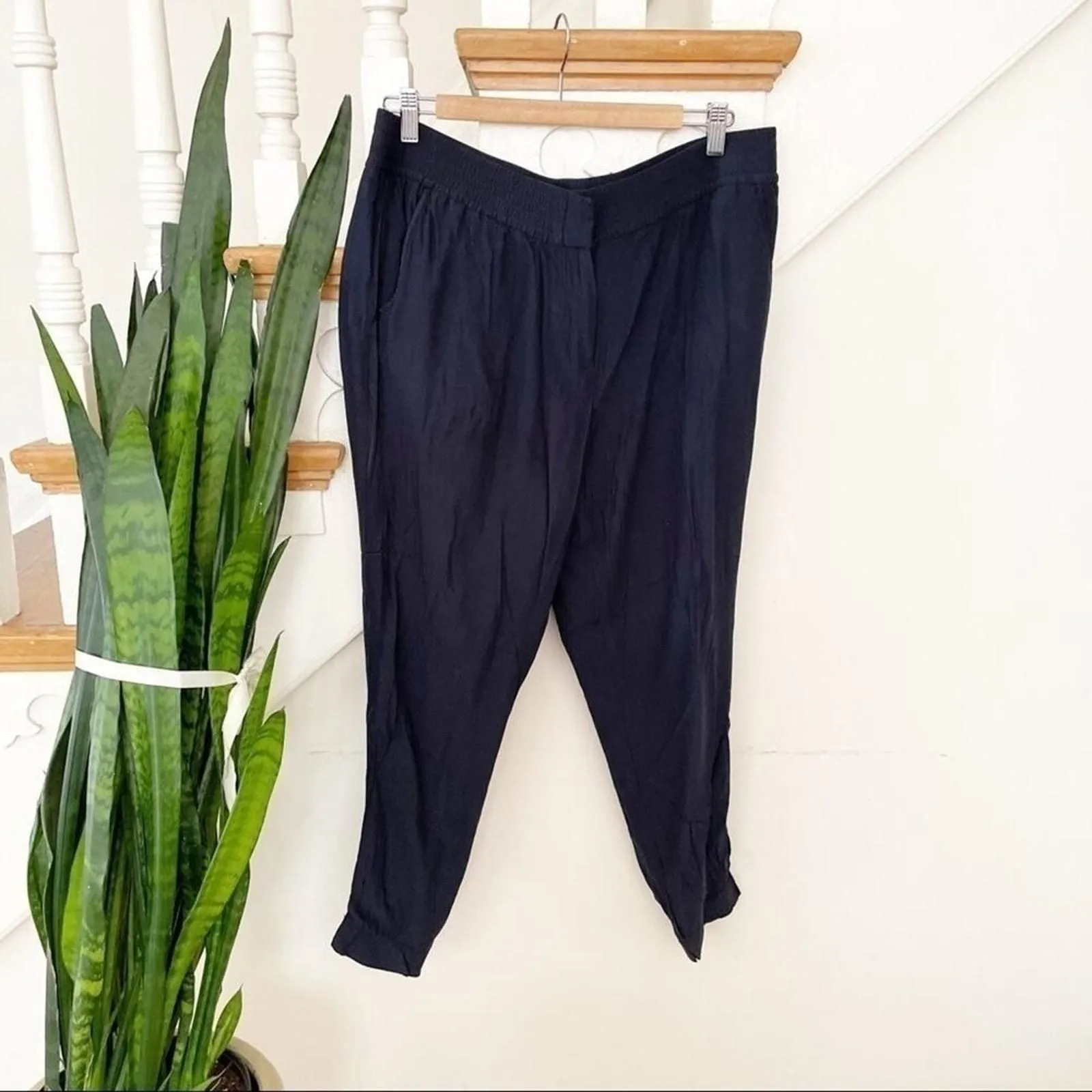 Product image for Ann Taylor LOFT Navy Blue Rayon Elastic Waist Jogger Pant Size Large - new-without-tags - LOFT