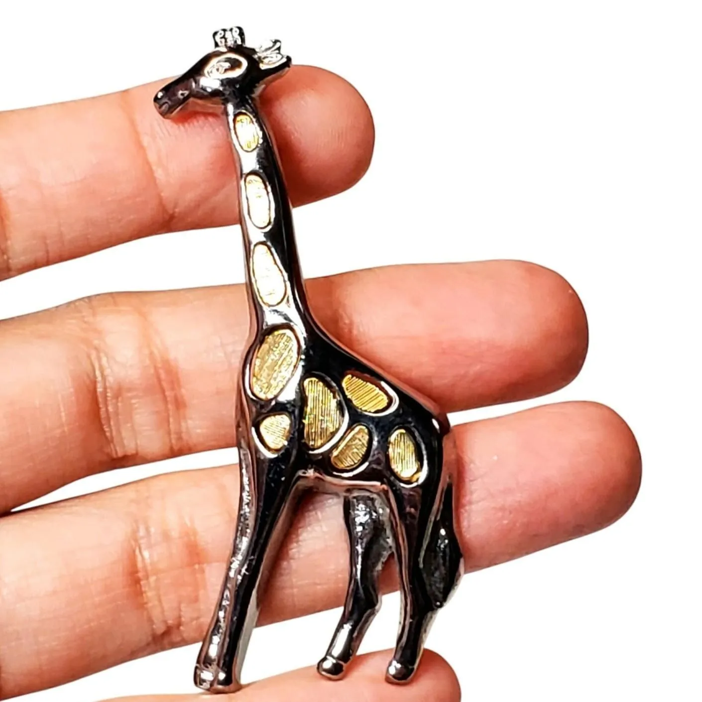 Product image for Vintage Liz Claiborne Two Tone Giraffe Brooch Pin 2.5" Animalcore Signed - Brooch - pre-owned---excellent