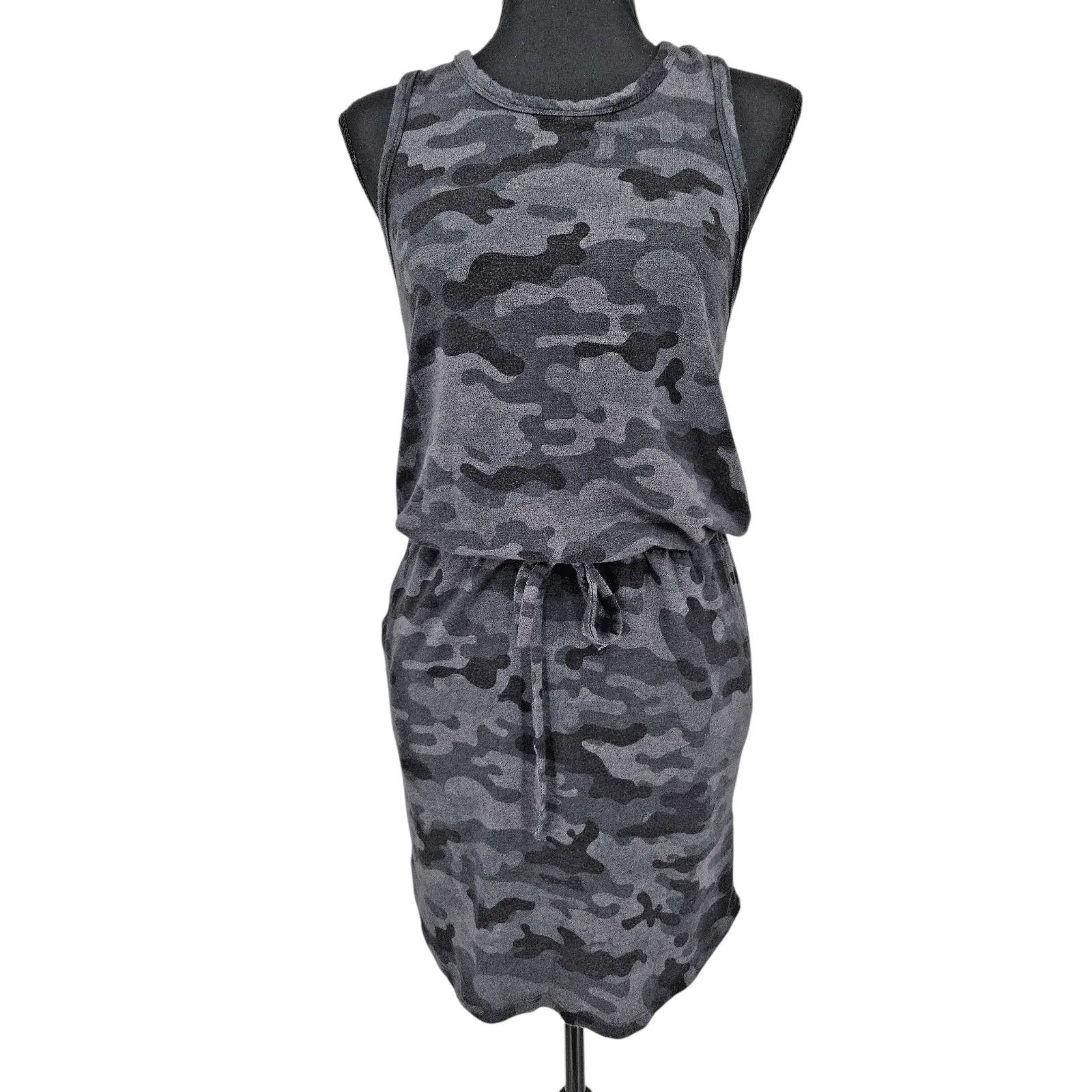 Product image for Sundry Evereve Weekender Racerback Tank Dress Camo Black Gray Athleisure Size 0 - pre-owned---excellent - Sundry