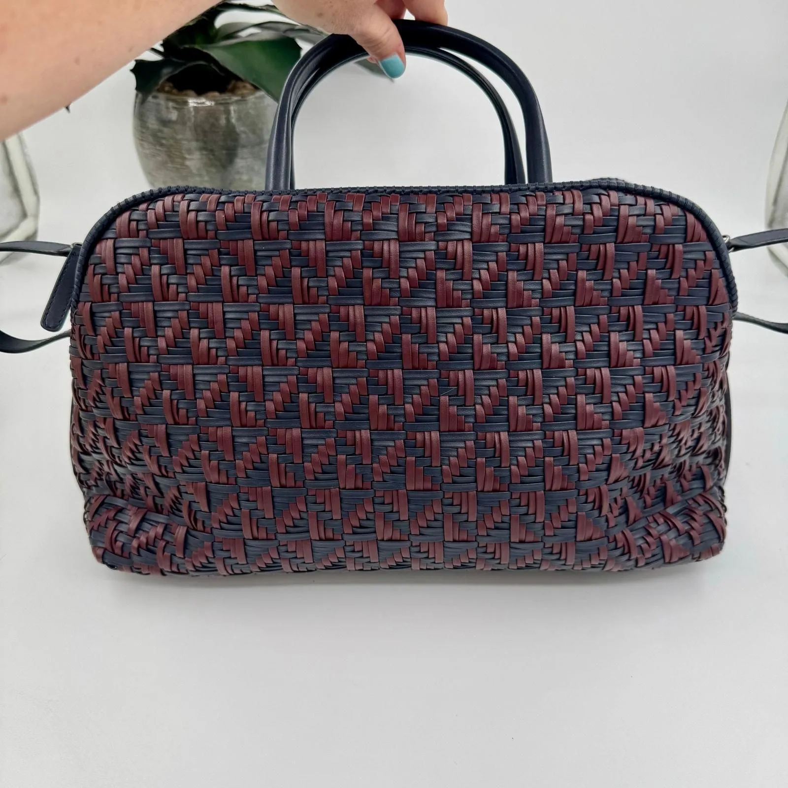 Listing Image Blurred Background