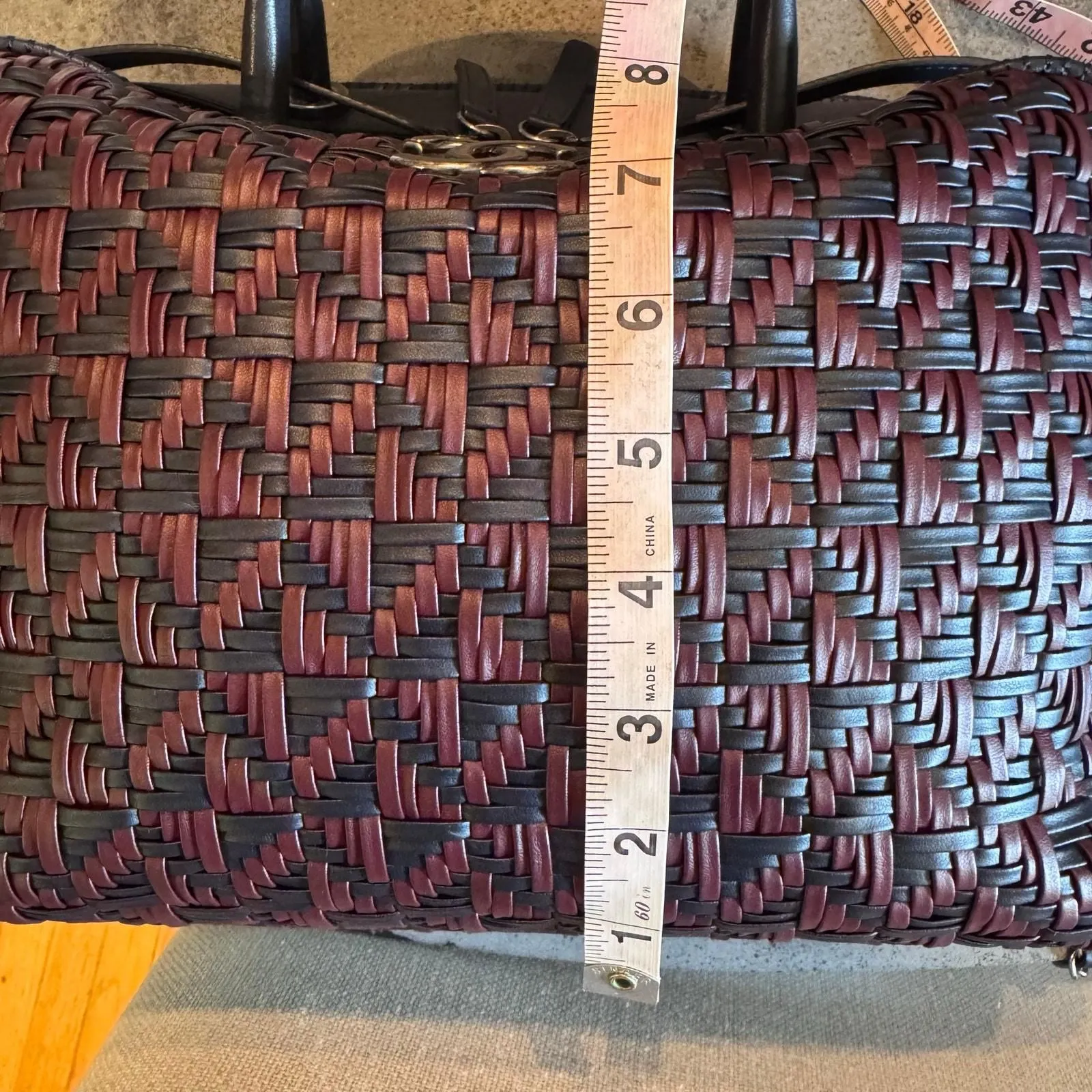 Listing Image Blurred Background