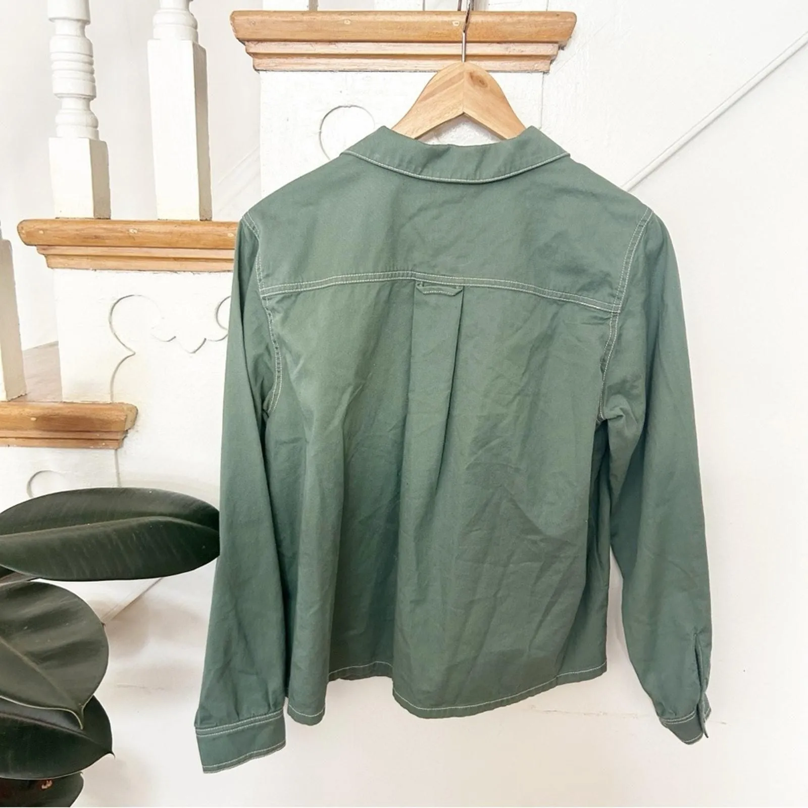 Listing Image Blurred Background